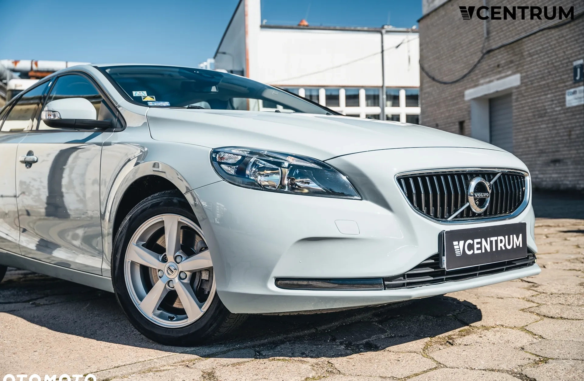 Volvo V40 cena 82900 przebieg: 70400, rok produkcji 2018 z Mikstat małe 92